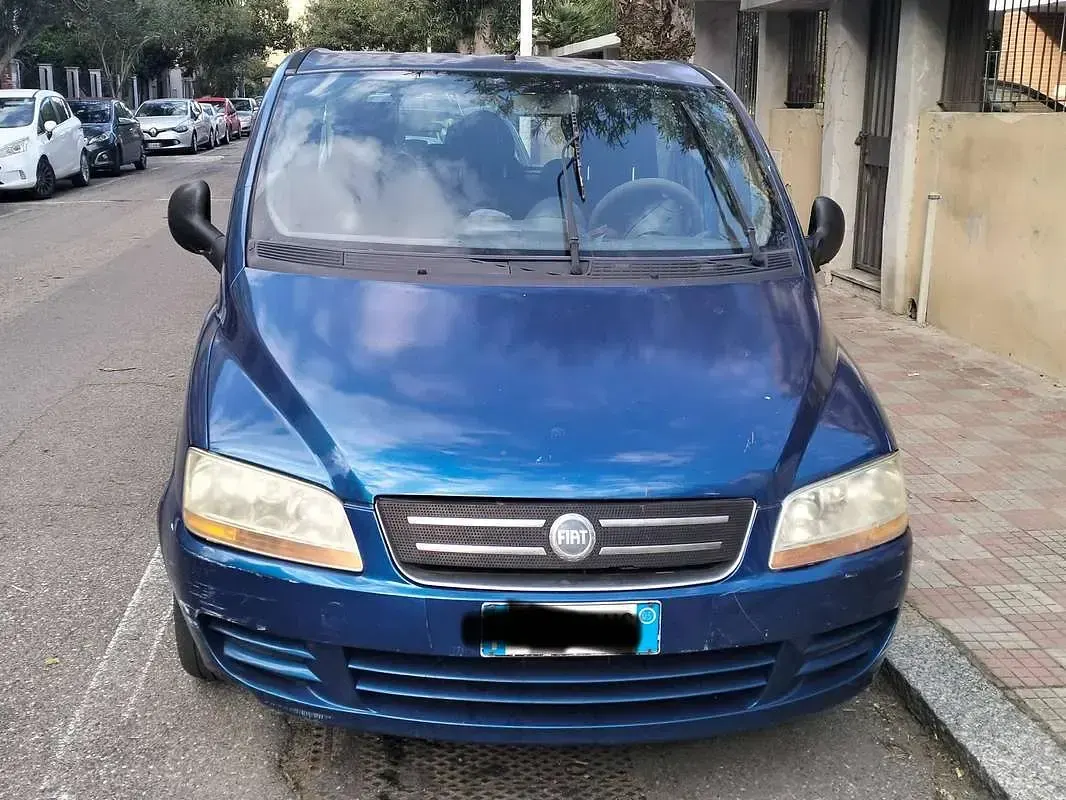 Usata Fiat Multipla Dynamic 120 CV (88 kW) 2005 Blu/azzurro Monovolume