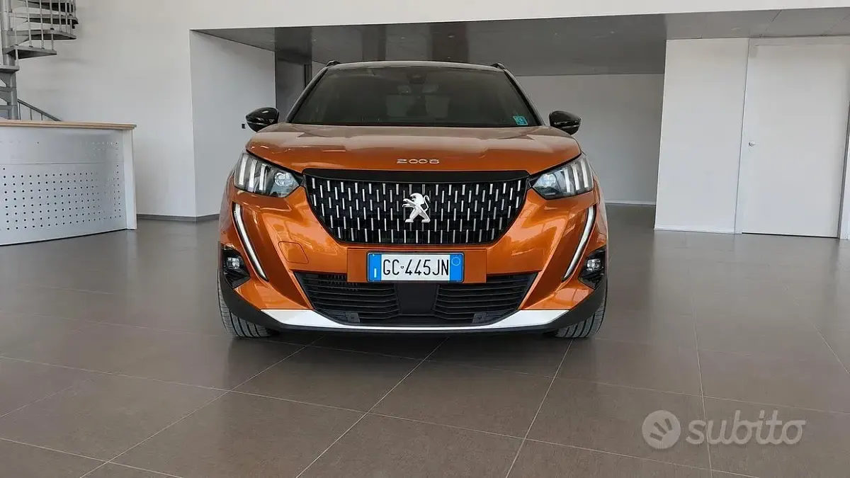 Usata Peugeot 2008 GT-line 131 CV (96 kW) 2020 Arancione SUV