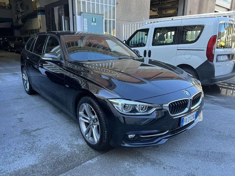 Usata BMW 330 Sport Line 258 CV (189 kW) 2017 Nero Station wagon