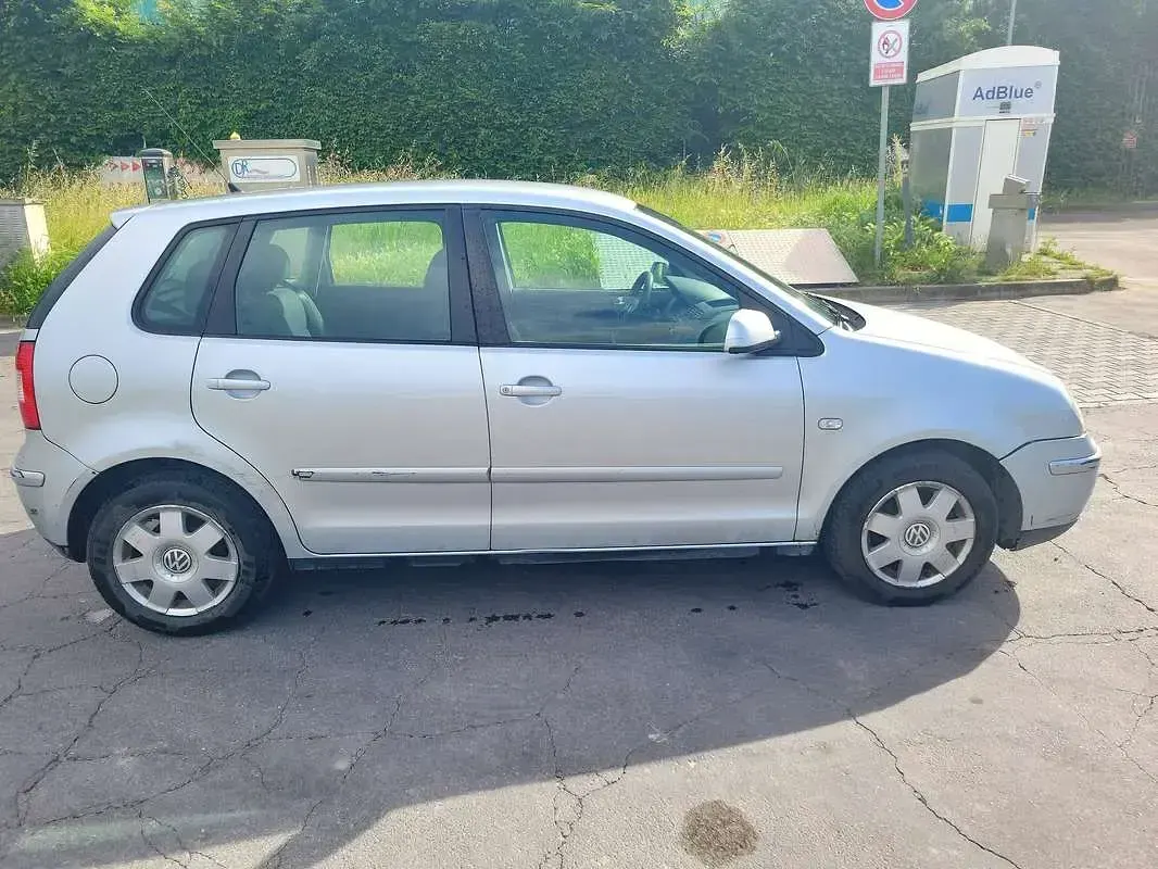 Usata VW Polo Comfortline 75 CV (55 kW) 2005 Argento Utilitaria