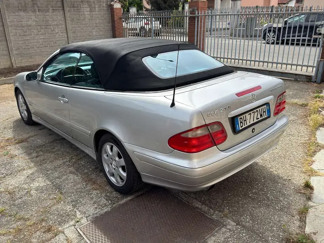 Usata Mercedes CLK200 Avantgarde 192 CV (141 kW) 2000 Argento Cabrio
