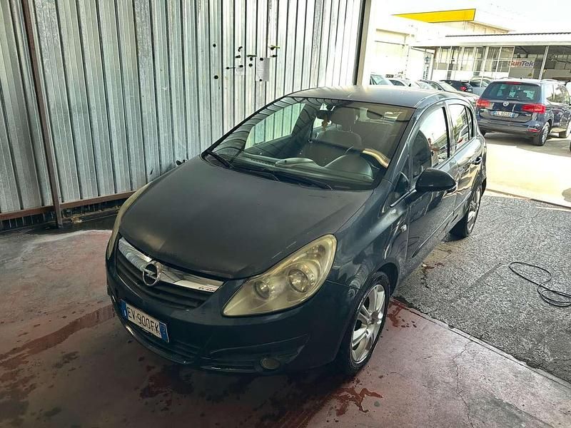 Grigio Usata 2008 Opel Corsa Club Tre volumi | 1400 € (Super prezzo) - Immagine 1/4