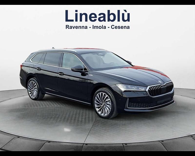 Nuova Skoda Superb LAURIN & KLEMENT 193 CV (141 kW) 2026 Nero Station wagon