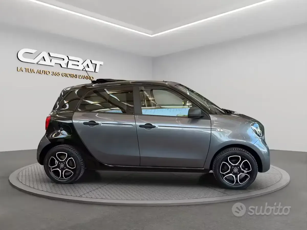 Usata Smart ForFour Passion 71 CV (52 kW) 2015 Grigio Utilitaria