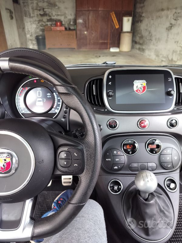 Grigio Usata 2019 Abarth 500 Due volumi | 17.500 € (Cara) - Immagine 1/4