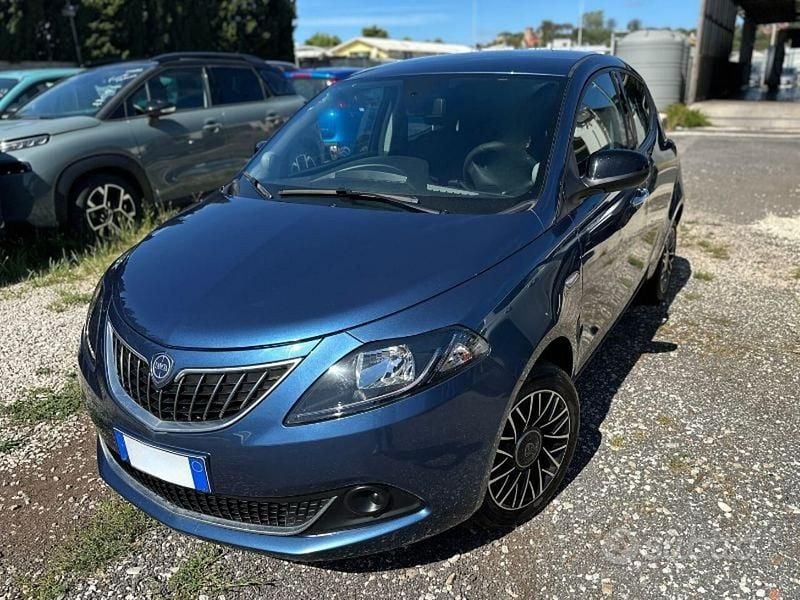 Usata Lancia Ypsilon S 70 CV (51 kW) 2024 Blu Utilitaria