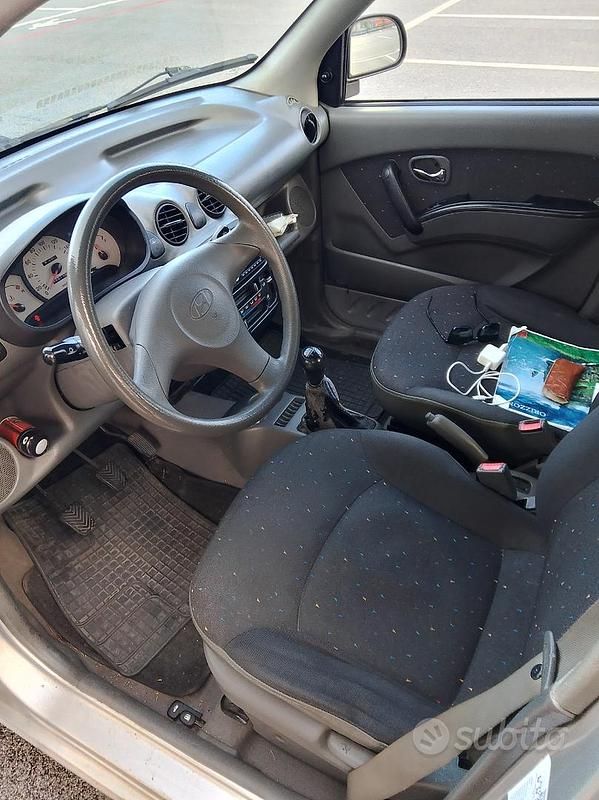 Usata Hyundai Atos 59 CV (43 kW) 2003 Grigio Utilitaria