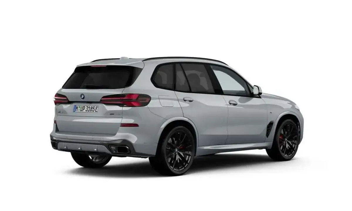 Nuova BMW X5 M Sport 489 CV (359 kW) 2026 Brooklyn grey metallic SUV