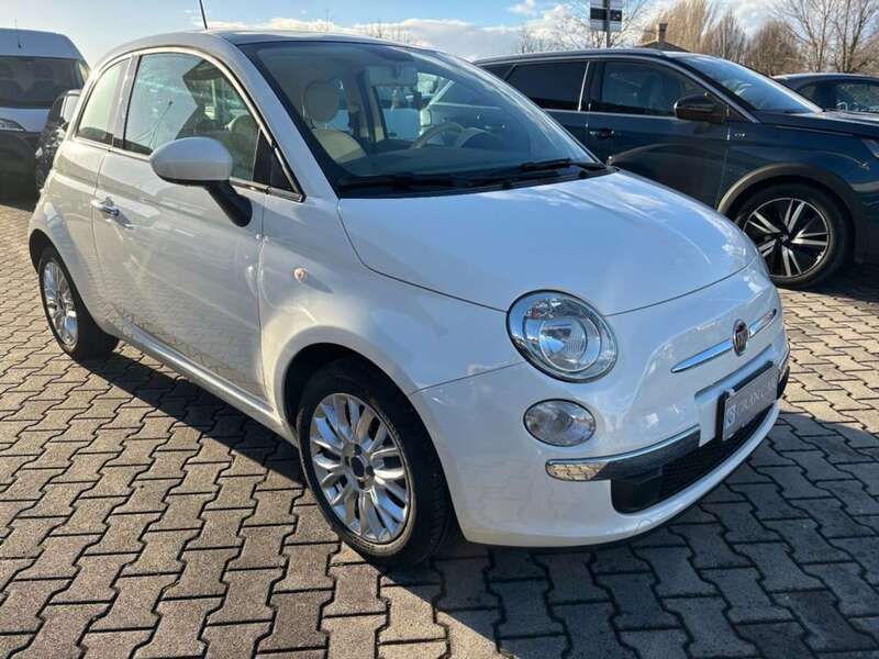 Usata Fiat 500 Lounge 95 CV (69 kW) 2015 Bianco pastello Utilitaria