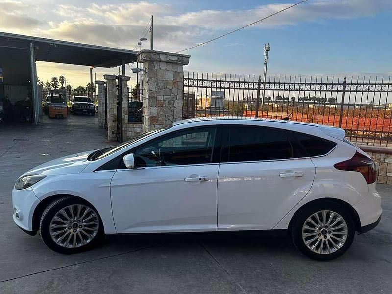 Usata Ford Focus Titanium 109 CV (80 kW) 2011 Bianco Berlina