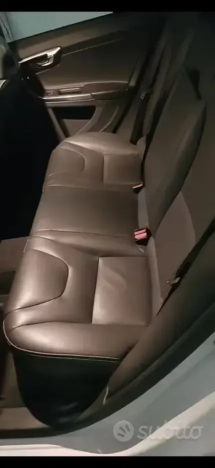 Usata Volvo V60 150 CV (110 kW) 2018 Bianco Station wagon