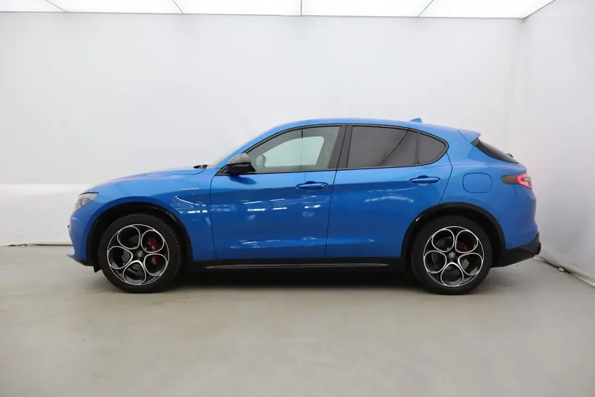Usata Alfa Romeo Stelvio Veloce 209 CV (153 kW) 2023 Blu SUV
