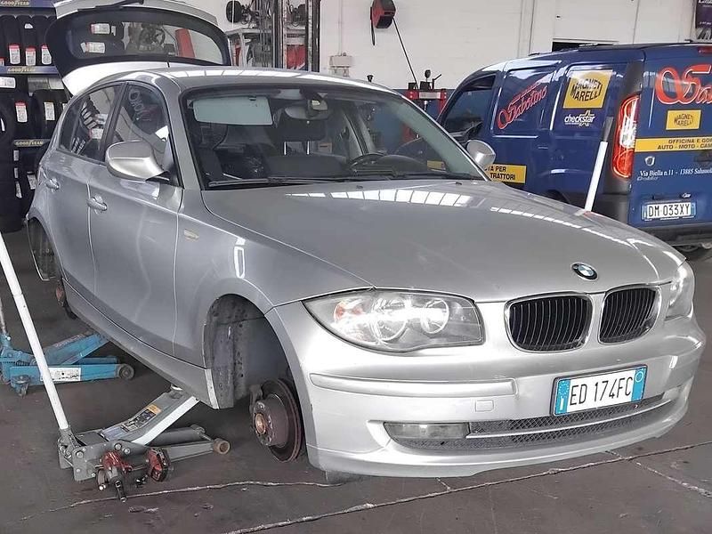 Usata BMW 118 Efficient Dynamics 143 CV (105 kW) 2010 Argento Utilitaria