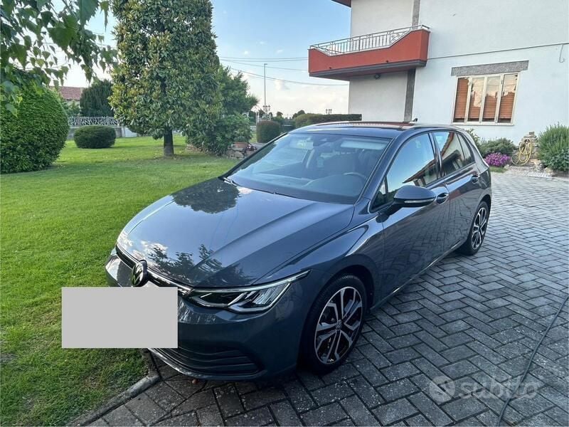 Usata VW Golf VIII 116 CV (85 kW) 2021 Grigio Utilitaria