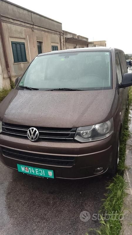 Marrone Usata 2011 VW T5 Furgone | 17.000 € (Buon prezzo) - Immagine 1/4