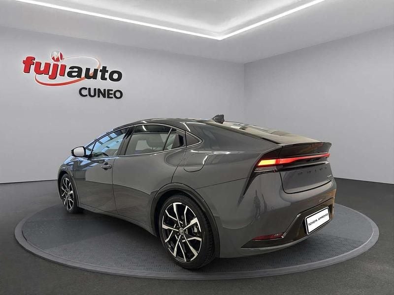 Usata Toyota Prius Lounge 223 CV (164 kW) 2023 Ash grey Berlina