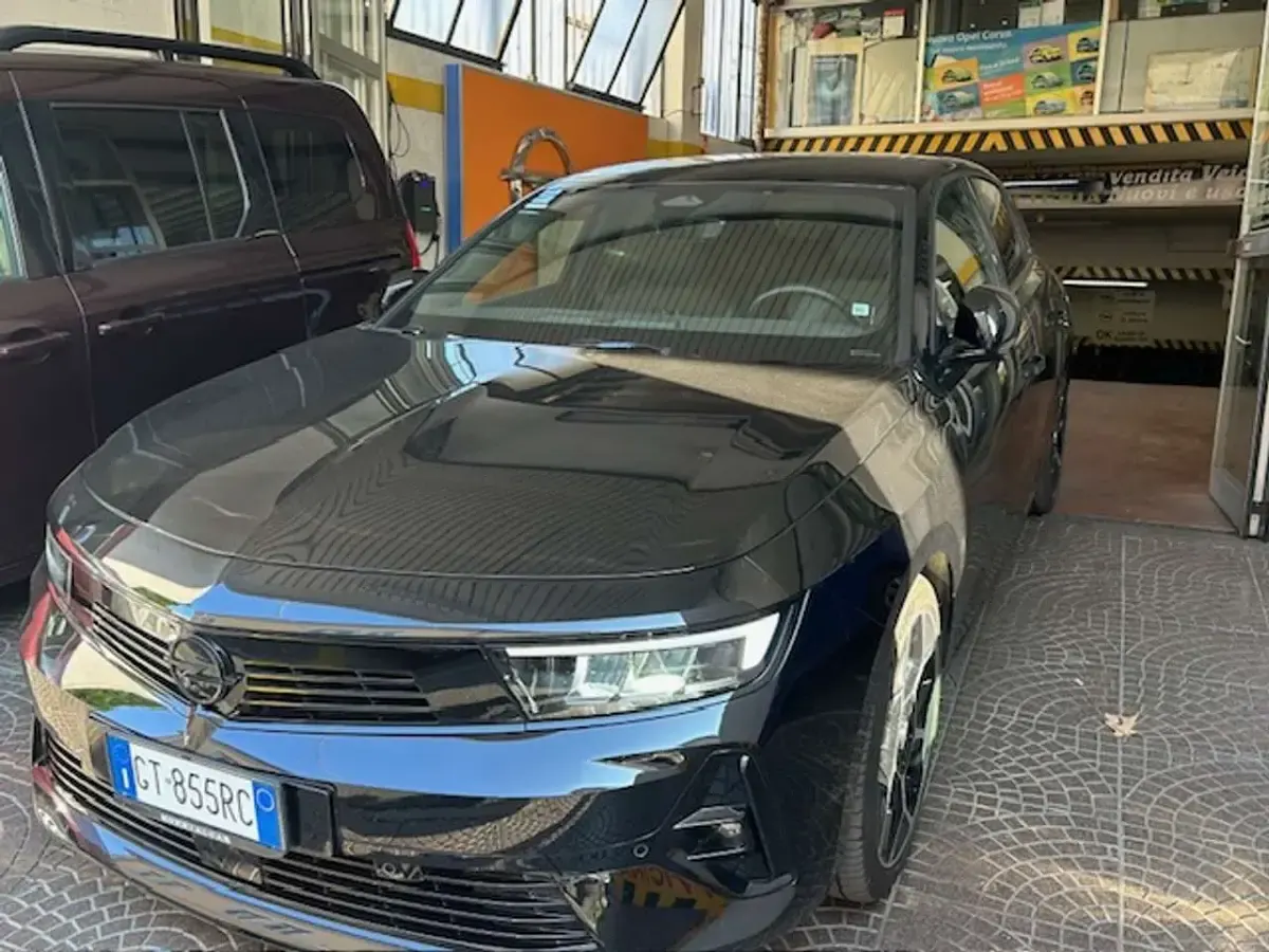 Usata Opel Astra 131 CV (96 kW) 2024 Nero Utilitaria