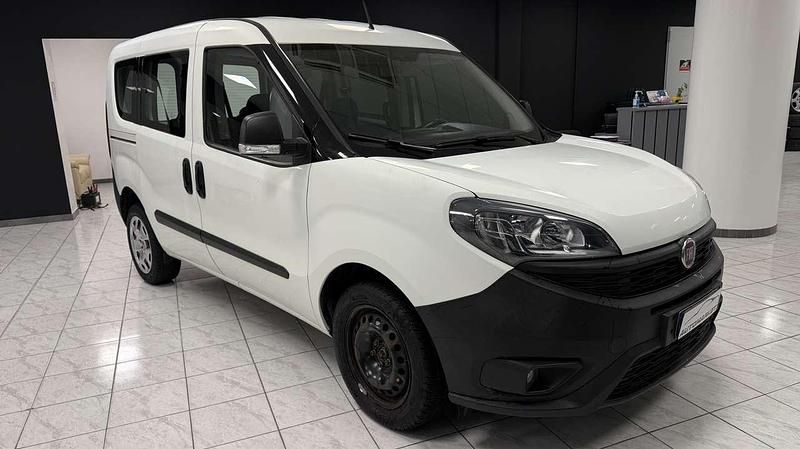 Usata Fiat Doblò Easy 95 CV (69 kW) 2019 Bianco Monovolume