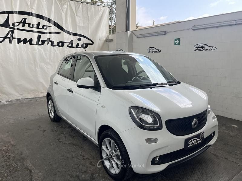 Usata Smart ForFour 71 CV (52 kW) 2017 Bianco Utilitaria