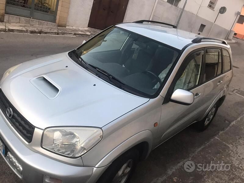 Usata Toyota RAV4 150 CV (110 kW) 2000 Grigio SUV