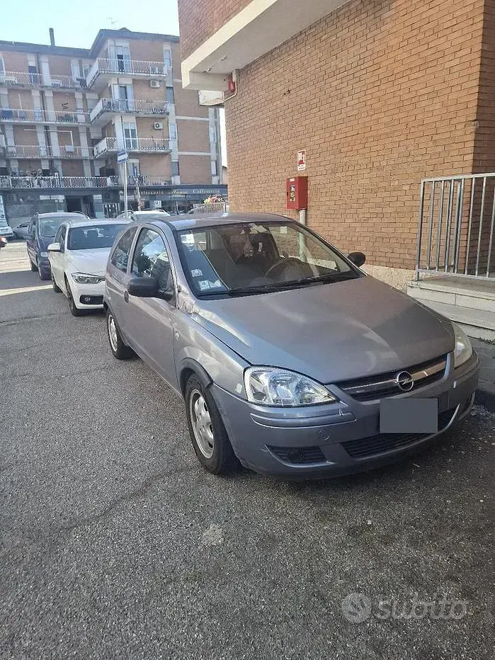 Usata Opel Corsa 80 CV (58 kW) 2005 Grigio Utilitaria
