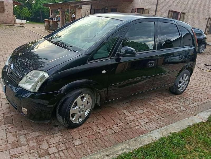 Usata Opel Meriva Cosmo 101 CV (74 kW) 2005 Nero Monovolume