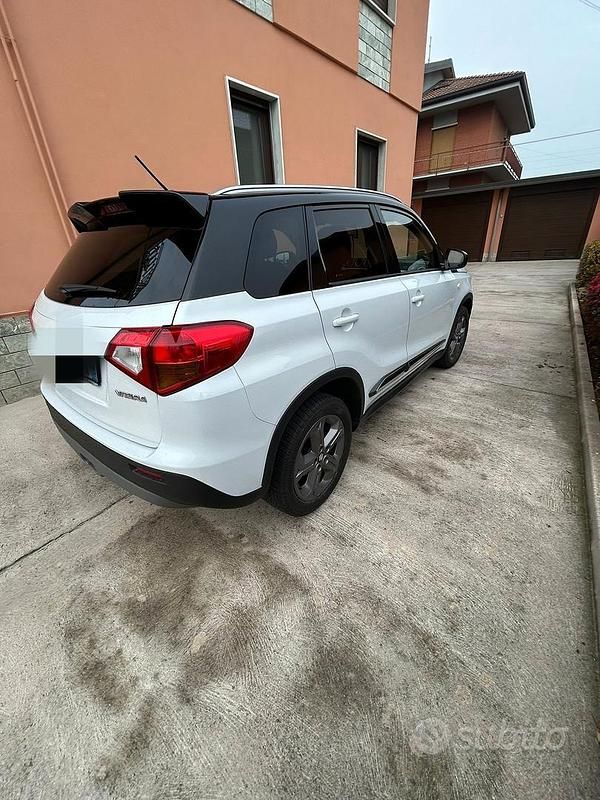 Usata Suzuki Vitara 120 CV (88 kW) 2016 Bianco SUV