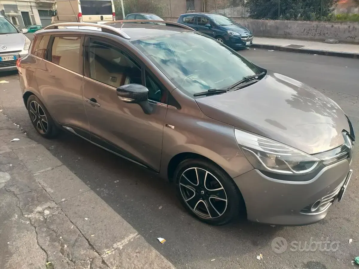 Usata Renault Clio 90 CV (66 kW) 2016 Grigio Station wagon