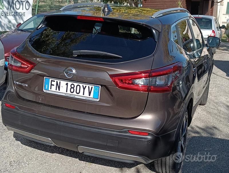 Usata Nissan Qashqai Tekna 131 CV (96 kW) 2018 Grigio SUV