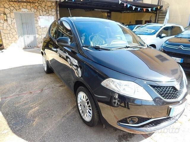 Usata Lancia Ypsilon S 95 CV (69 kW) 2017 Nero Utilitaria