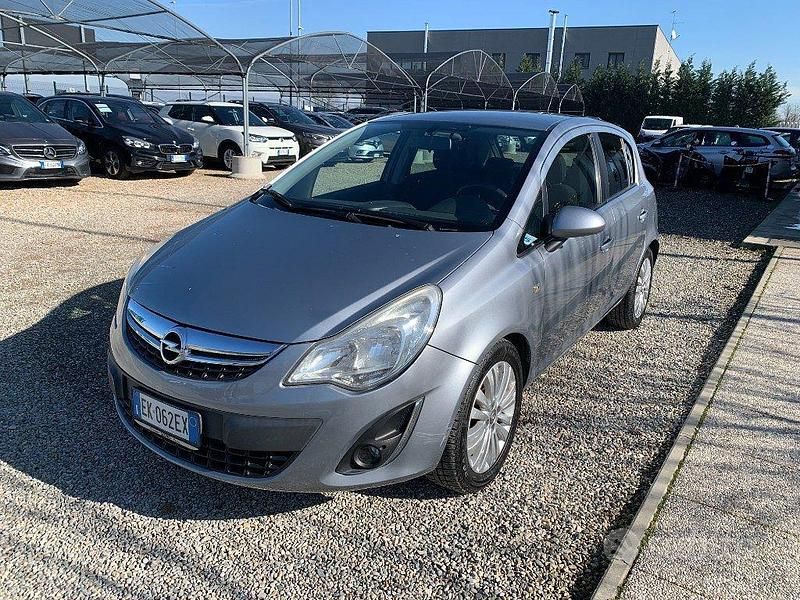 Usata Opel Corsa Club 86 CV (63 kW) 2011 Grigio Utilitaria