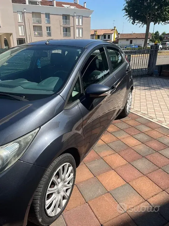 Usata Ford Fiesta 68 CV (50 kW) 2009 Bluazzurro Berlina