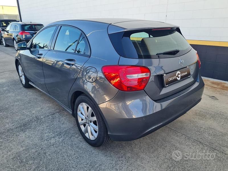 Usata Mercedes A180 Executive 122 CV (89 kW) 2015 Grigio Berlina
