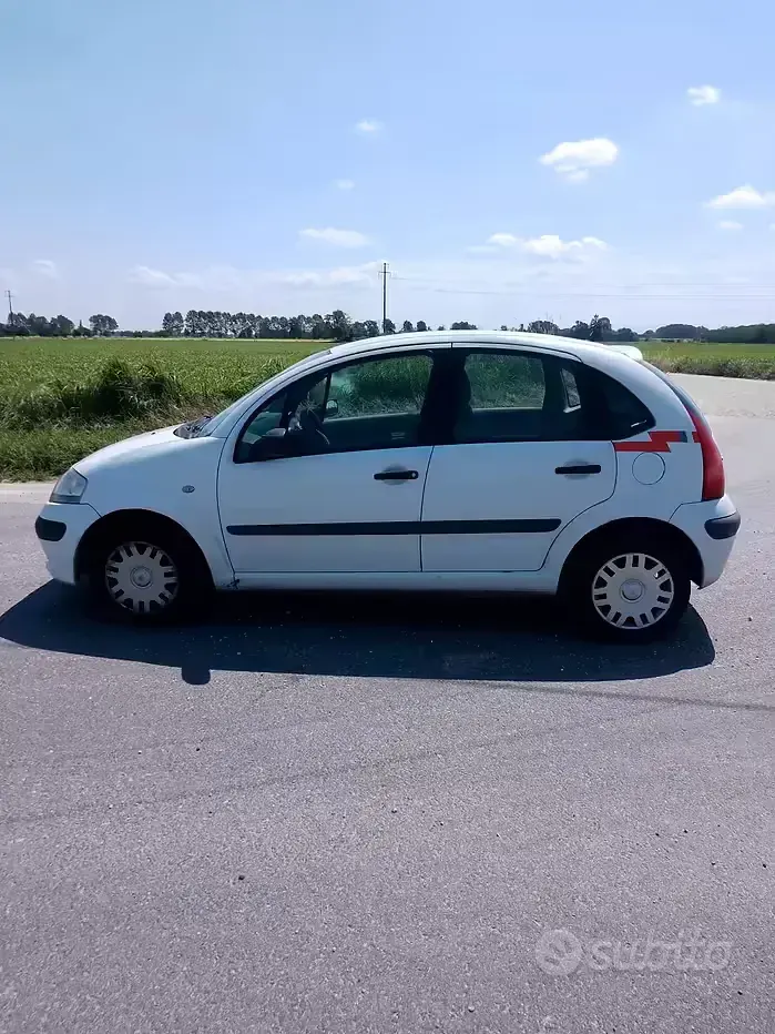 Usata Citroën C3 68 CV (50 kW) 2005 Bianco Berlina