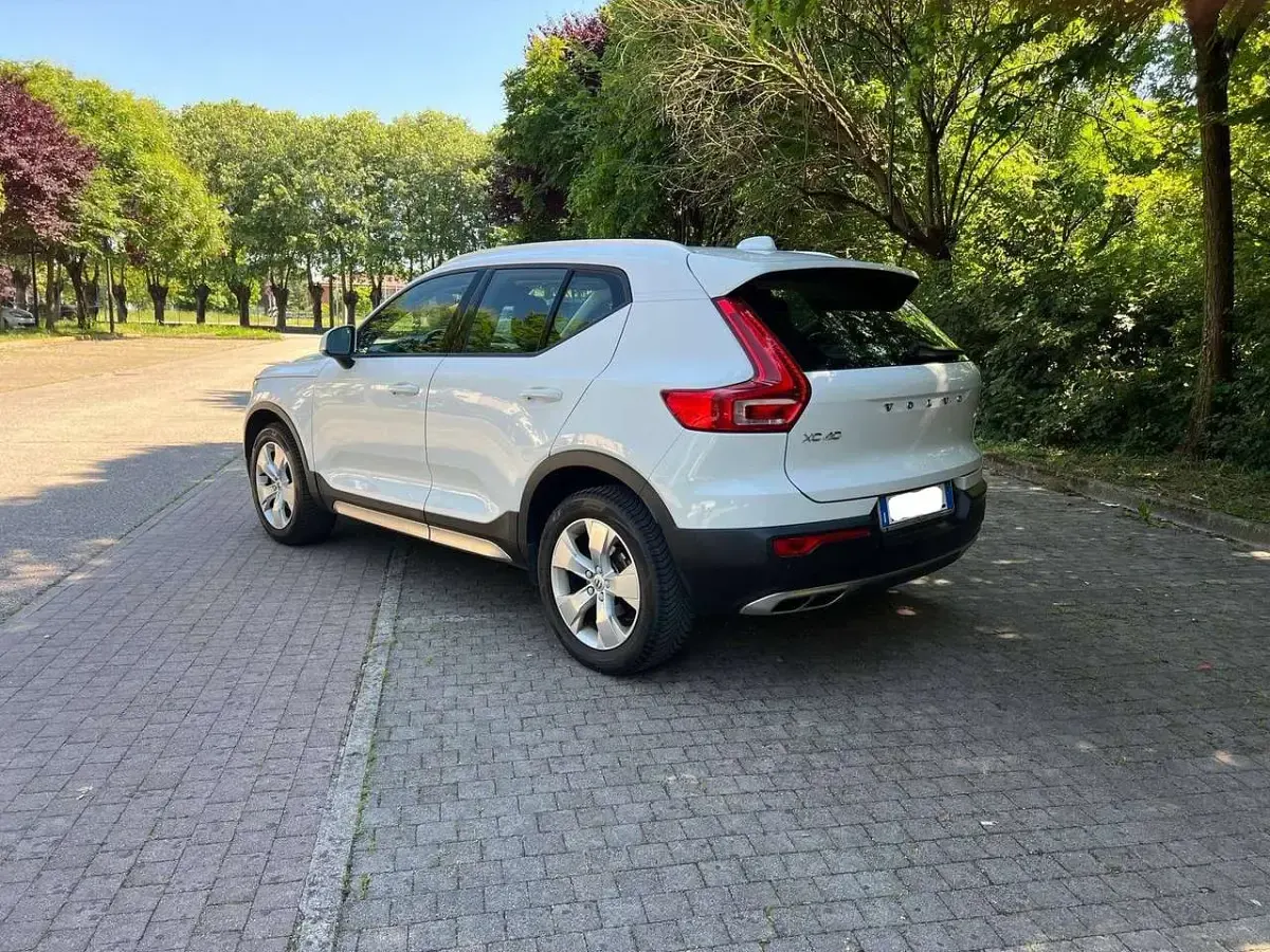 Usata Volvo XC40 Business Edition 150 CV (110 kW) 2019 Bianco SUV