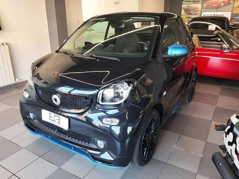 Usata Smart ForTwo Electric Drive Brabus 41 kW (56 CV) 2019 Nero Cabrio