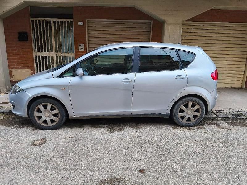 Usata Seat Altea 105 CV (77 kW) 2014 Grigio Monovolume