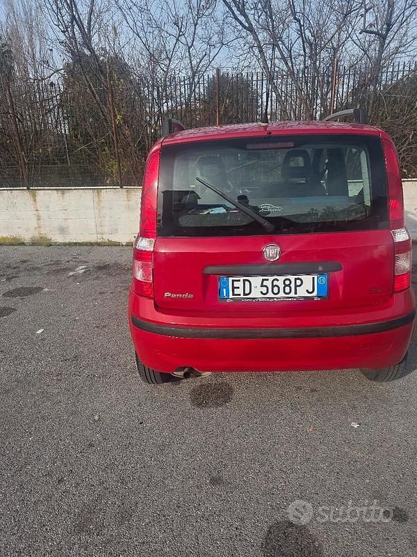 Usata Fiat Panda 69 CV (50 kW) 2011 Rosso Utilitaria