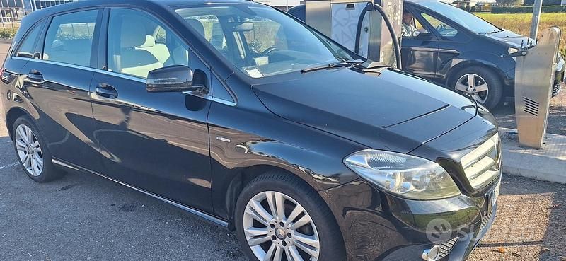 Usata Mercedes B180 2012 Blu Monovolume
