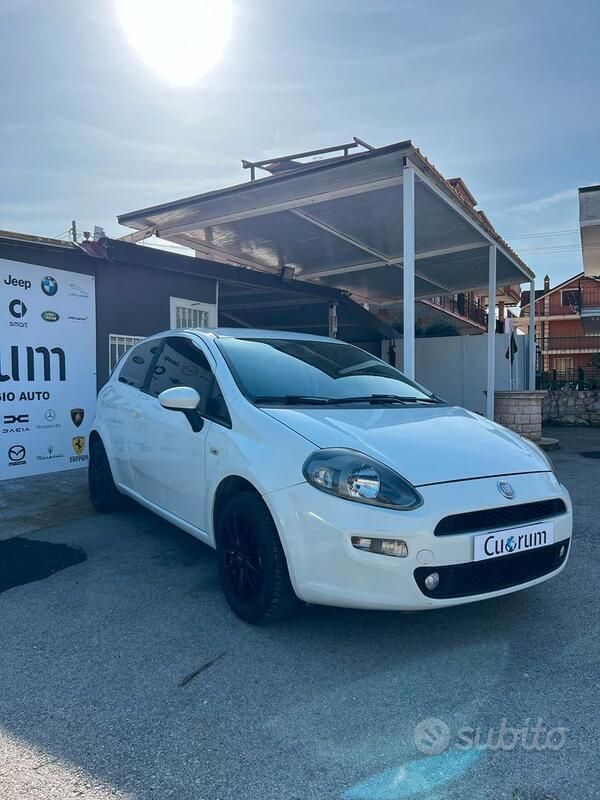 Usata Fiat Punto Evo Dynamic 69 CV (50 kW) 2011 Bianco Utilitaria