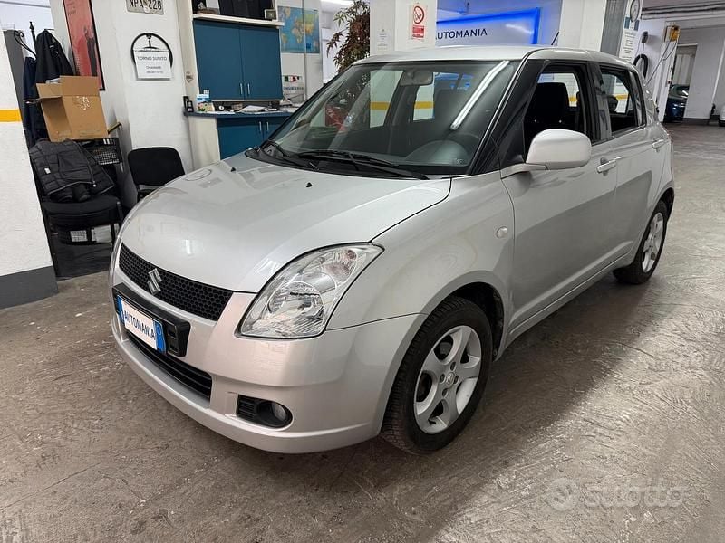 Usata Suzuki Swift GL 92 CV (67 kW) 2006 Grigio Utilitaria