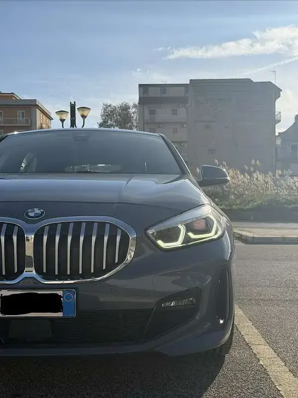 Usata BMW 116 M Sport 116 CV (85 kW) 2021 Grigio Utilitaria