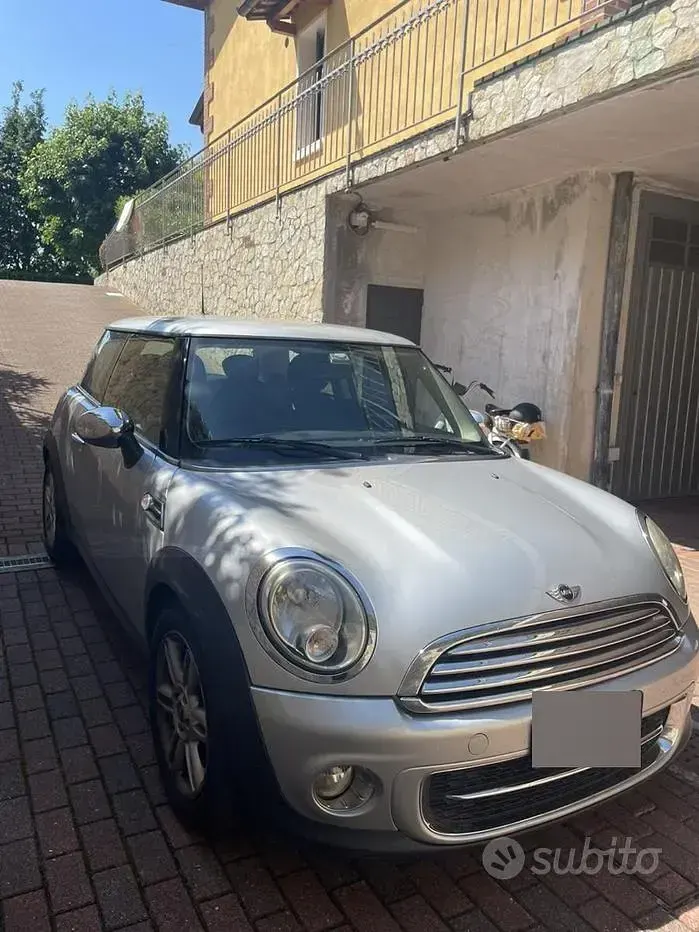 Usata Mini Cooper D 112 CV (82 kW) 2010 Grigio Utilitaria