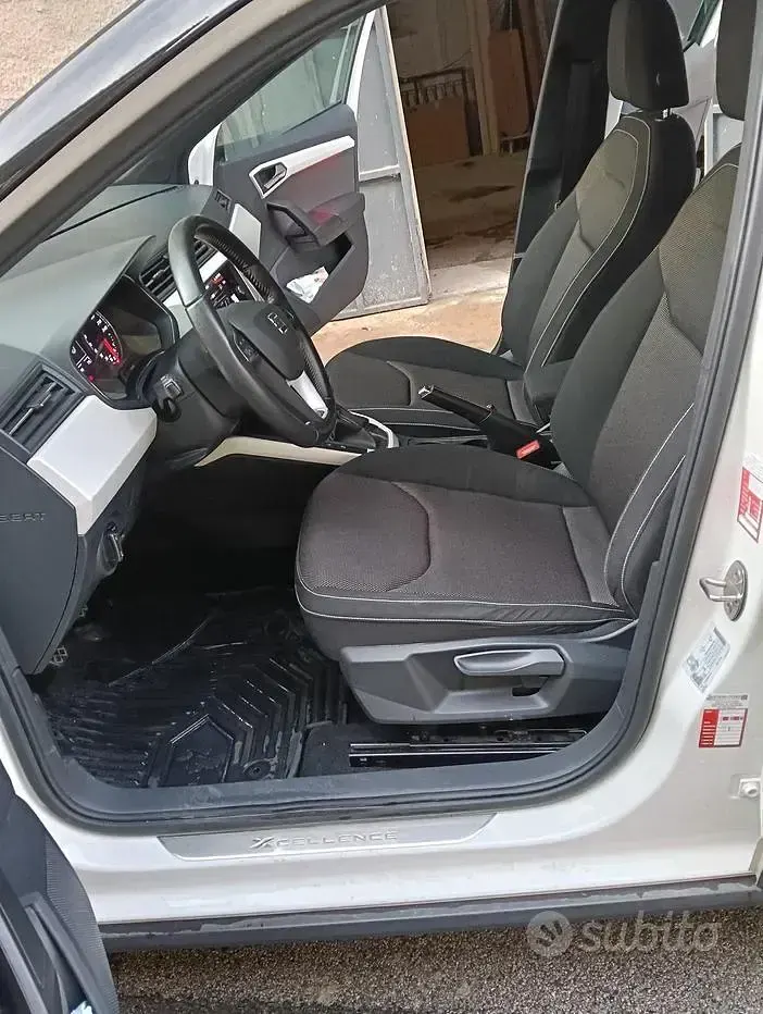 Usata Seat Arona 95 CV (69 kW) 2018 Bianco SUV