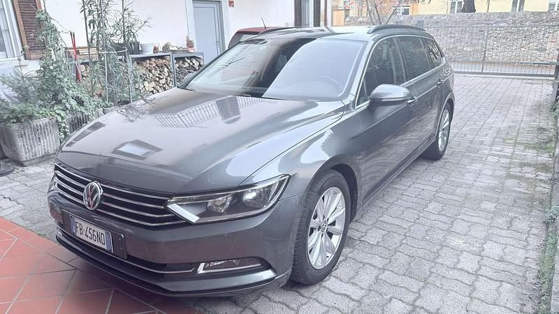 Usata VW Passat Highline 150 CV (110 kW) 2015 Grigio Station wagon