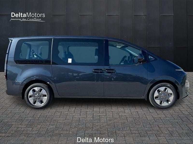 Nuova Hyundai Staria 224 CV (164 kW) 2025 Grigio Monovolume