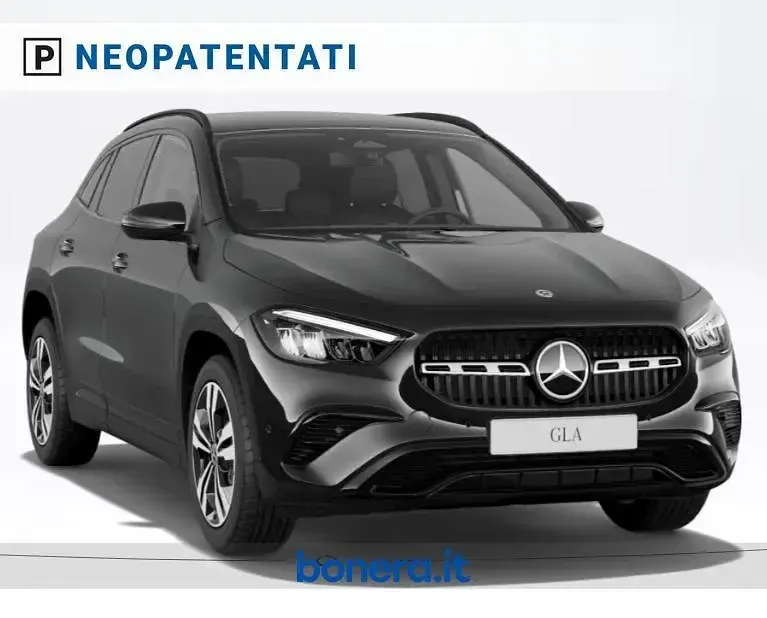Nuova Mercedes GLA180 Progressive 136 CV (100 kW) 2026 Nero SUV