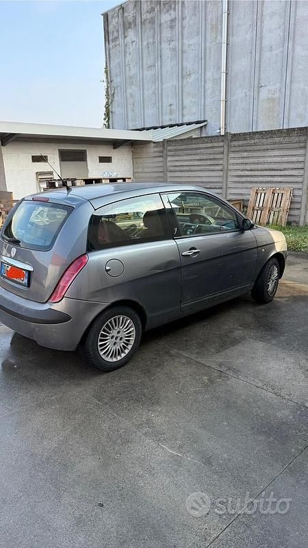 Usata Lancia Ypsilon 60 CV (44 kW) 2006 Utilitaria