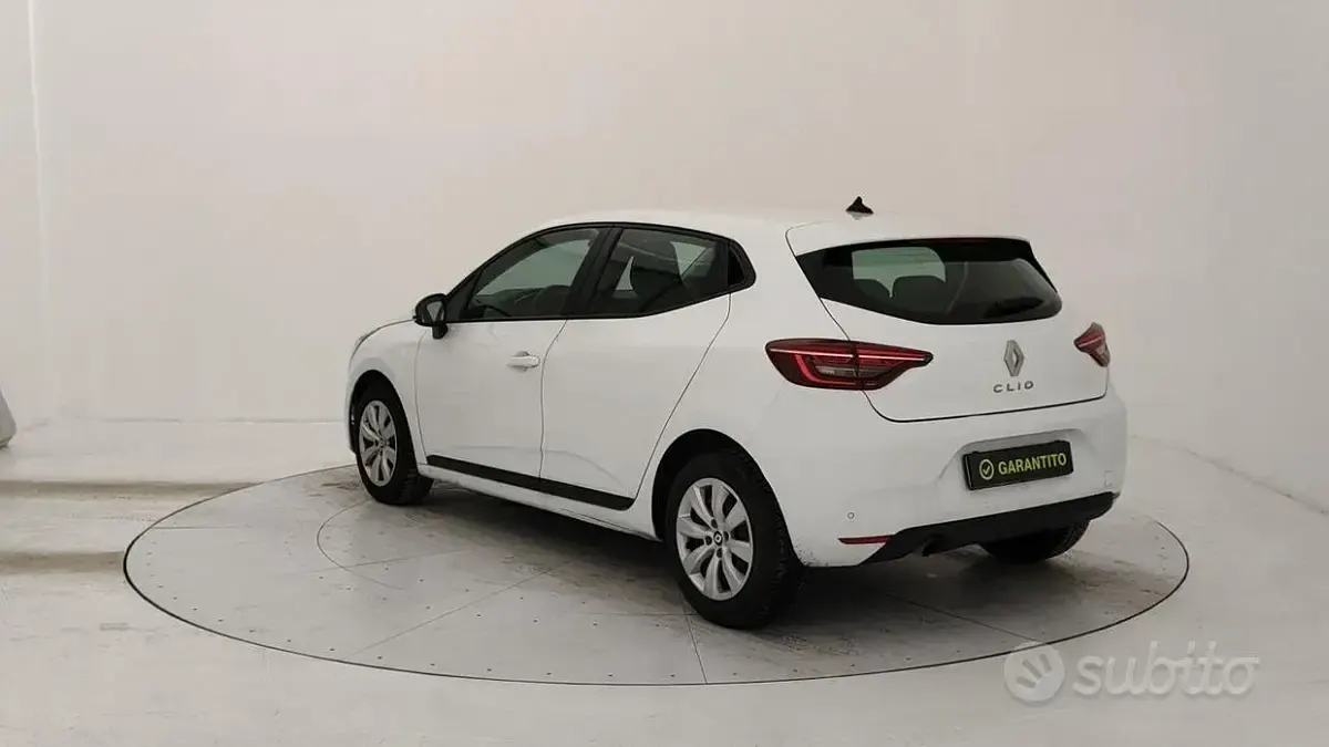 Usata Renault Clio V Business 86 CV (63 kW) 2021 Bianco Berlina
