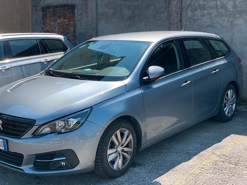 Usata Peugeot 308 SW 2018 Grigio Station wagon